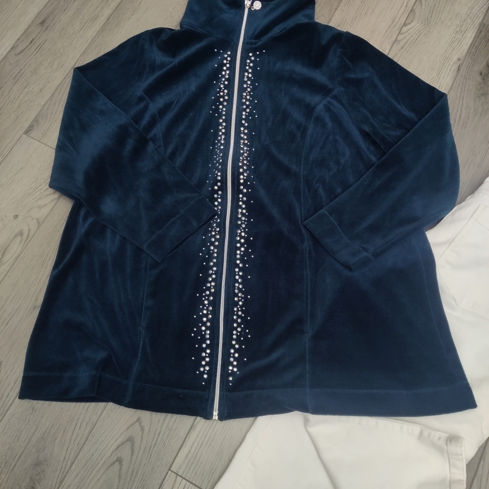 Velour Catherine's OX 14/16W Blue Beaded front zip Jacket. Excellent condition - Picture 4 of 10